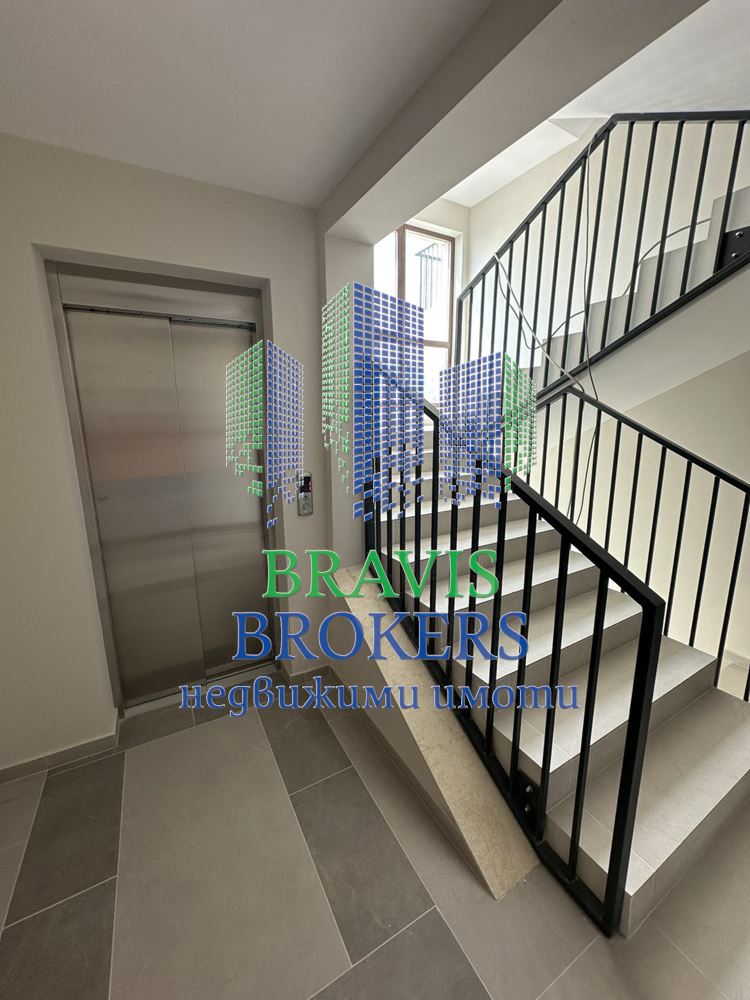 ГР.ВАРНА - БРИЗ - ТРИСТАЕН С ПАРКОМЯСТО - МОРСКА ПАНОРАМА - 0