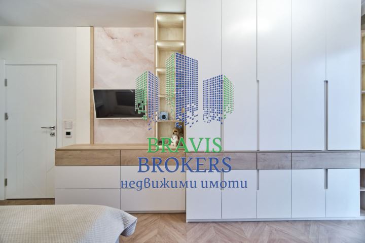 ГРАНД МОЛ -- ПРОСТОРЕН ЛУКСОЗНО ОБЗАВЕДЕН АПАРТАМЕНТ -- ОПЦИЯ ПАРКОМЯСТО - 0