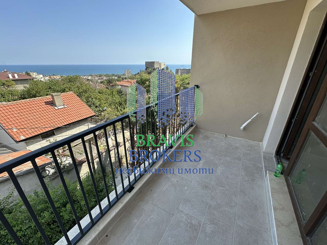 ГР.ВАРНА - БРИЗ - ТРИСТАЕН С ПАРКОМЯСТО - МОРСКА ПАНОРАМА - 0