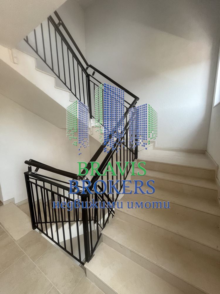 КОЛХОЗЕН ПАЗАР - АКТ 16 - ПРОСТОРЕН ТРИСТАЕН - ДНЕВНА = 30 кв.м -- ПРЕКРАСНА ГРАДСКА ПАНОРАМА - 0