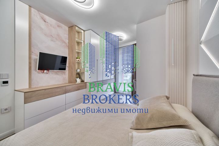 ГРАНД МОЛ -- ПРОСТОРЕН ЛУКСОЗНО ОБЗАВЕДЕН АПАРТАМЕНТ -- ОПЦИЯ ПАРКОМЯСТО - 0