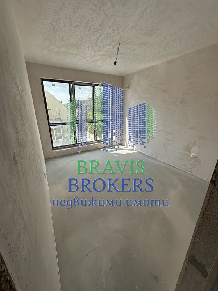 ГР.ВАРНА - БРИЗ - ТРИСТАЕН С ПАРКОМЯСТО - МОРСКА ПАНОРАМА - 0