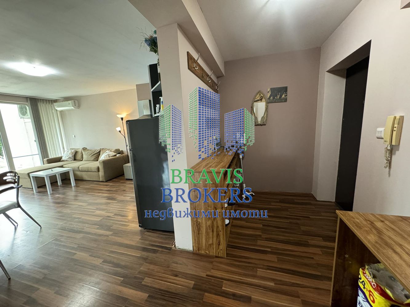 СВ. НИКОЛА -- НОВА СГРАДА - НАПЪЛНО ОБЗАВЕДЕН ДВУСТАЕН - ОСИГУРЕНО ПАРКОМЯСТО -- ПРИЛЕЖАЩ ДВОР - 0