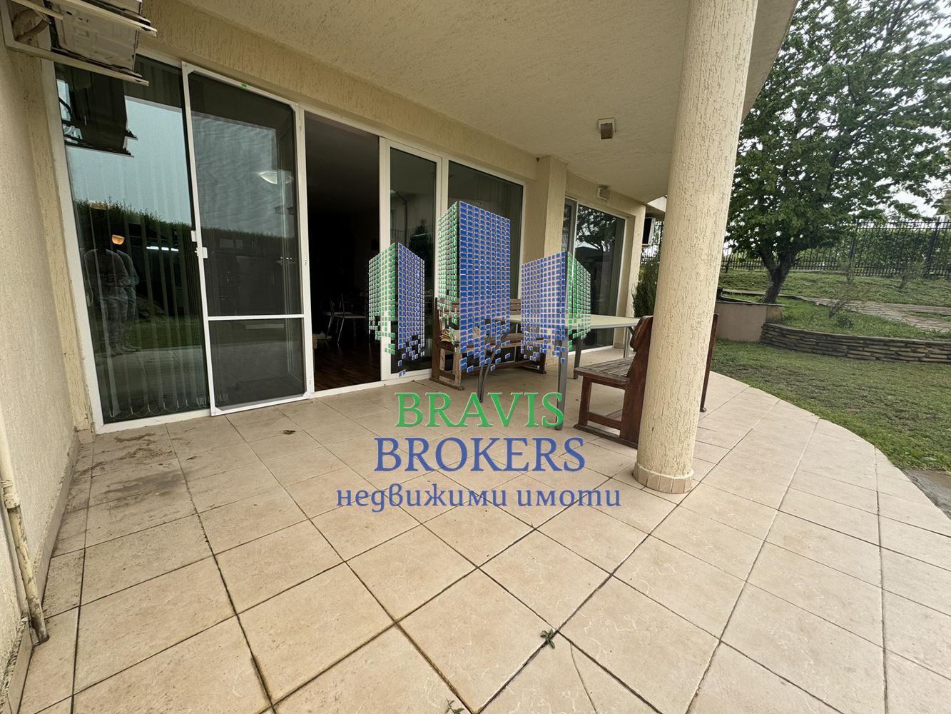 СВ. НИКОЛА -- НОВА СГРАДА - НАПЪЛНО ОБЗАВЕДЕН ДВУСТАЕН - ОСИГУРЕНО ПАРКОМЯСТО -- ПРИЛЕЖАЩ ДВОР - 0