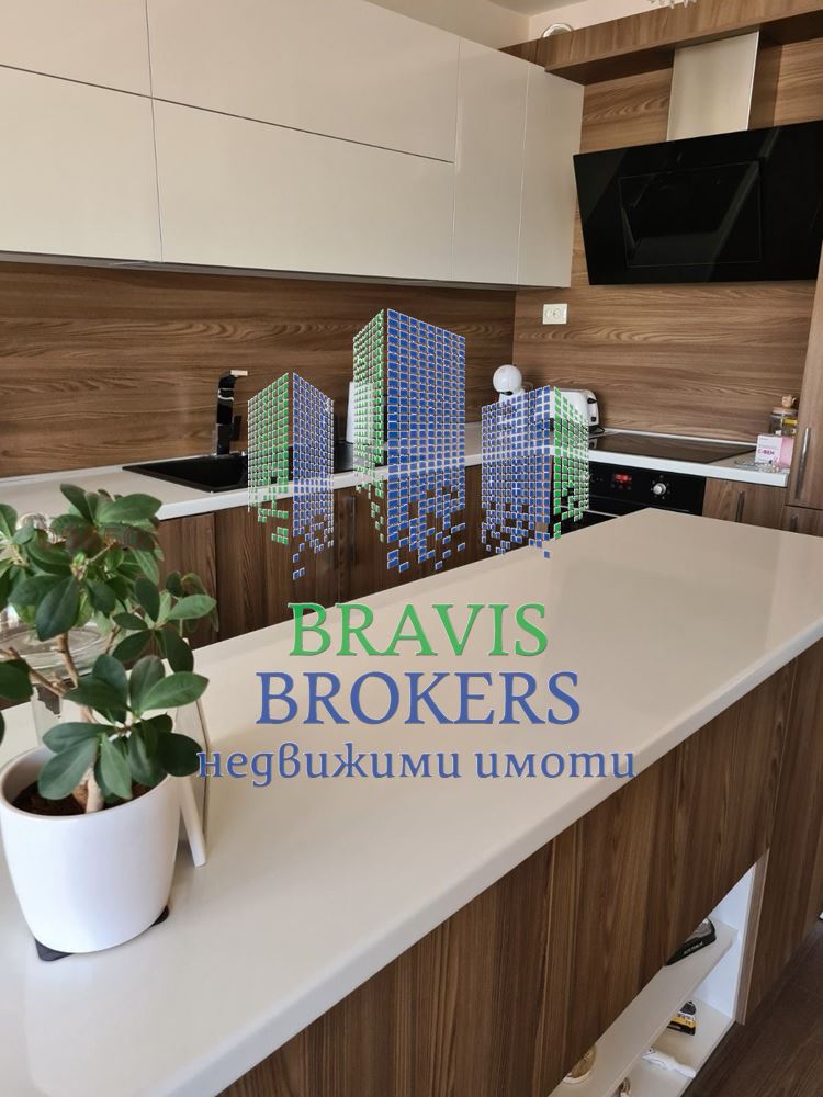 г.Варна, Зимно кино Тракия – ПРОСТОРЕН ТРИСТАЕН 101 кв.м – ДНЕВНА = 34кв.м - 0