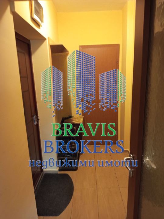 БАЗАР ЛЕВСКИ - ОБЗАВЕДЕН ДВУСТАЕН -- ЮГ - ИЗТОК -- ПЕРФЕКТЕН ЗА ИНВЕСТИЦИЯ - 0