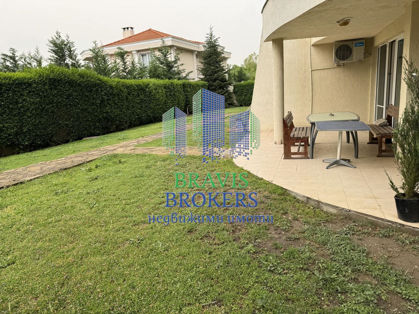 СВ. НИКОЛА -- НОВА СГРАДА - НАПЪЛНО ОБЗАВЕДЕН ДВУСТАЕН - ОСИГУРЕНО ПАРКОМЯСТО -- ПРИЛЕЖАЩ ДВОР - 0