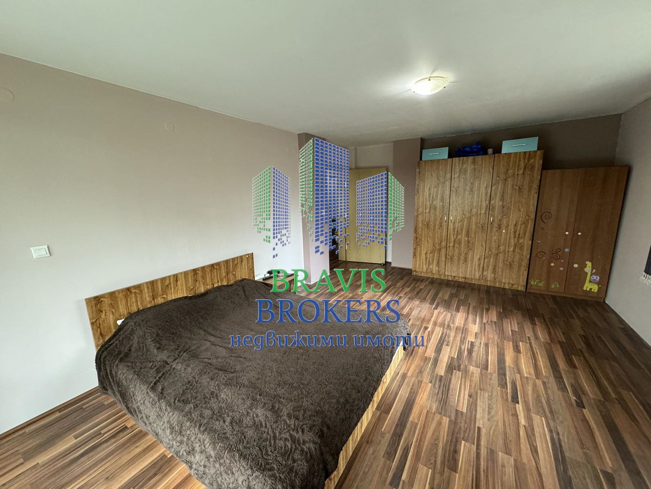 СВ. НИКОЛА -- НОВА СГРАДА - НАПЪЛНО ОБЗАВЕДЕН ДВУСТАЕН - ОСИГУРЕНО ПАРКОМЯСТО -- ПРИЛЕЖАЩ ДВОР - 0