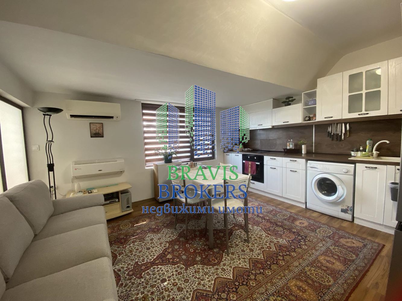 гр. ВАРНА - БУЛ. СВ. КОНСТАНТИН И ЕЛЕНА -- ТРИСТАЕН ОБЗАВЕДЕН АПАРТАМЕНТ - 89 кв.м -- ПАРКОМЯСТО В ЦЕНАТА - 0