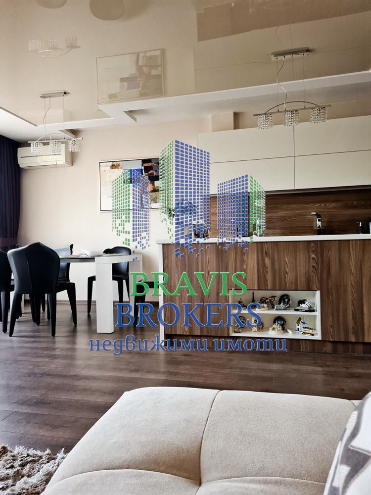 г.Варна, Зимно кино Тракия – ПРОСТОРЕН ТРИСТАЕН 101 кв.м – ДНЕВНА = 34кв.м - 0