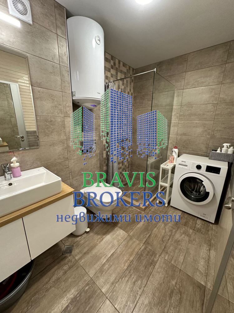 ПРЕКРАСЕН ОБЗАВЕДЕН ТРИСТАЕН 145 кв.м - ДНЕВНА = 35 кв.м - ГОЛЕМИ СПАЛНИ -- БАСЕЙН -- СРЕДЕН ЕТАЖ -- ОПЦИЯ ПАРКОМЯСТО !! - 0