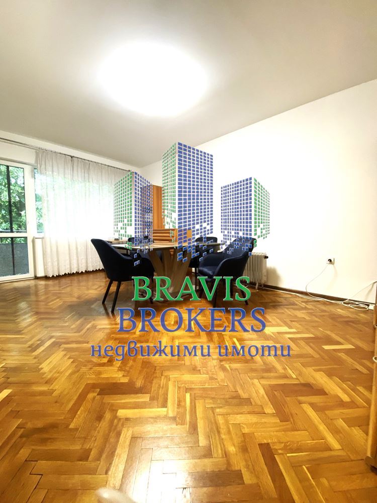 ИДЕАЛЕН ЦЕНТЪР — ПАРКОМЯСТО В ЦЕНАТА — ТАВАНСКА СТАЯ – ИЗБА — СРЕДЕН ЕТАЖ – ОБЗАВЕДЕН! - 0