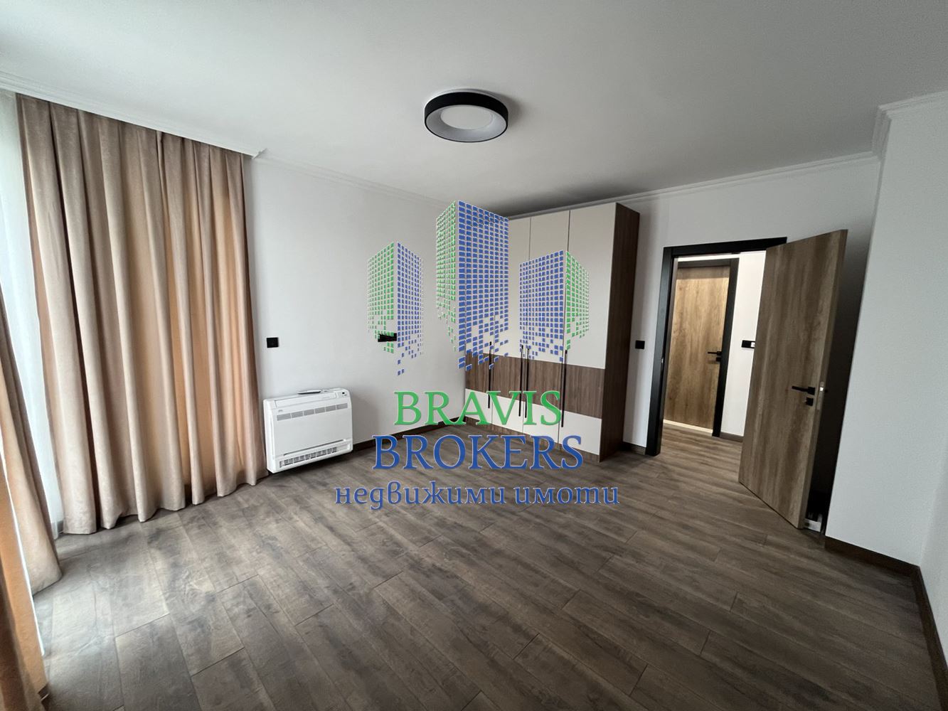 ЛУКСОЗЕН ЧИСТО НОВ ТРИСТАЕН ПОД НАЕМ СЪС ЗАКРИТО ПАРКОМЯСТО В ЦЕНАТА - 0