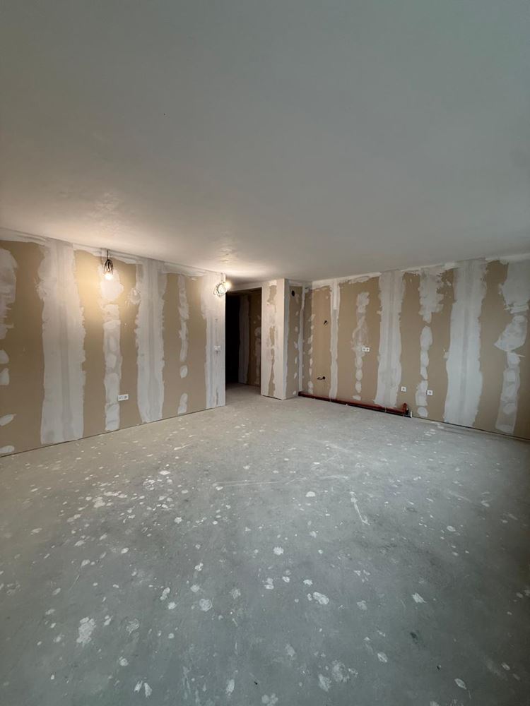 гр.ВАРНА ТРОШЕВО –ДВУСТАЕН АПАРТАМЕНТ - ПАРКОМЯСТО +ИЗБА 8кв.м В ЦЕНАТА– СОБСТВЕН ДВОР 25кв.м - 0