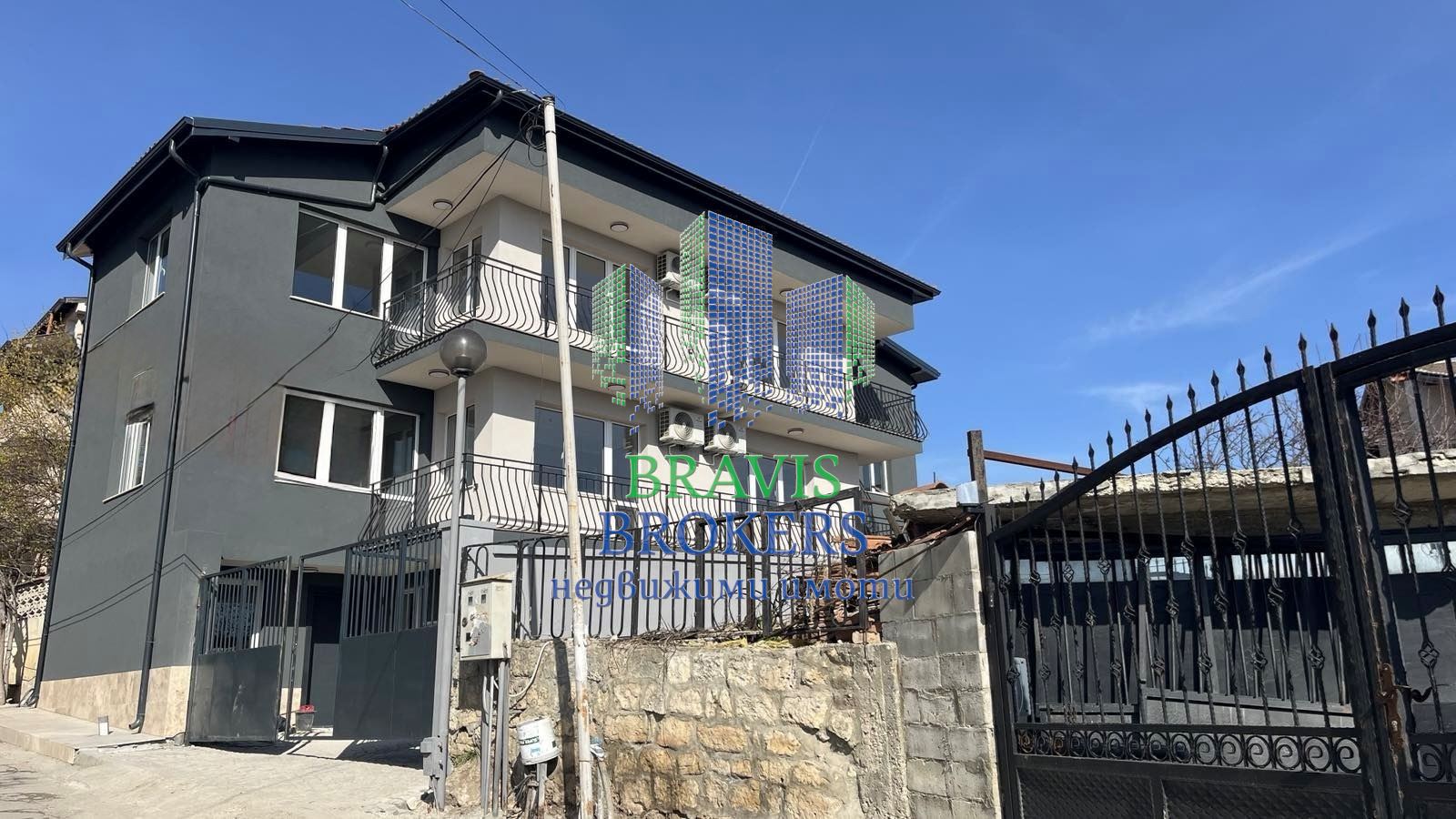 🏡 Продава се етаж от къща в централната част на кв. Виница, гр. Варна - 0