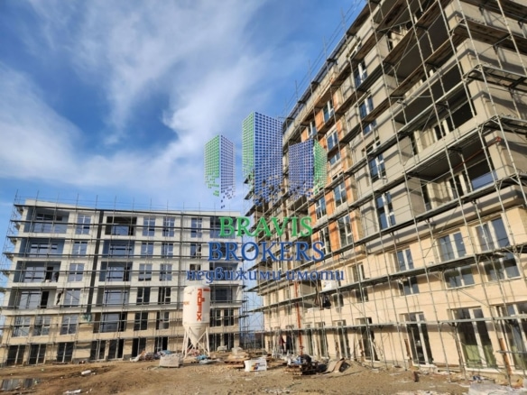 г.Варна, ГАЛАТА – ПРОСТОРЕН ТРИСТАЕН – ДНЕВНА = 30кв.м – СПАЛНЯ-17кв.м и 14кв.м - СРЕДЕН ЕТАЖ - 0