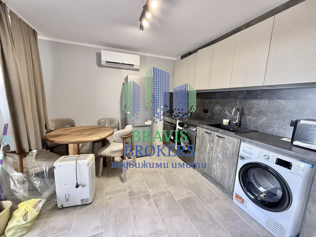 🏡 Продава се етаж от къща в централната част на кв. Виница, гр. Варна - 0