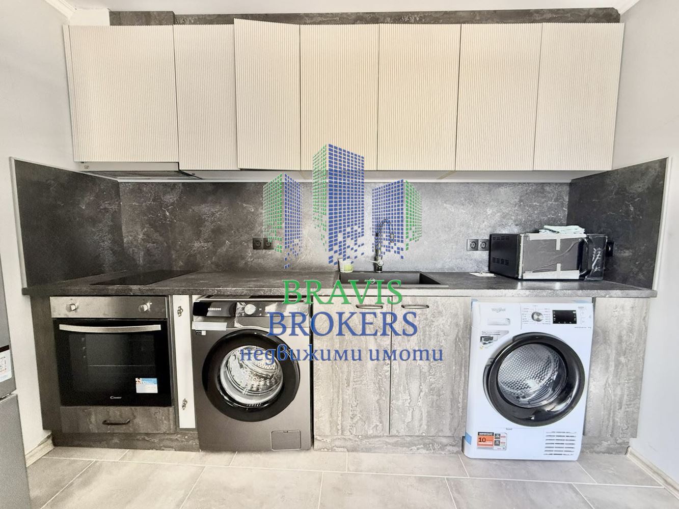 🏡 Продава се етаж от къща в централната част на кв. Виница, гр. Варна - 0