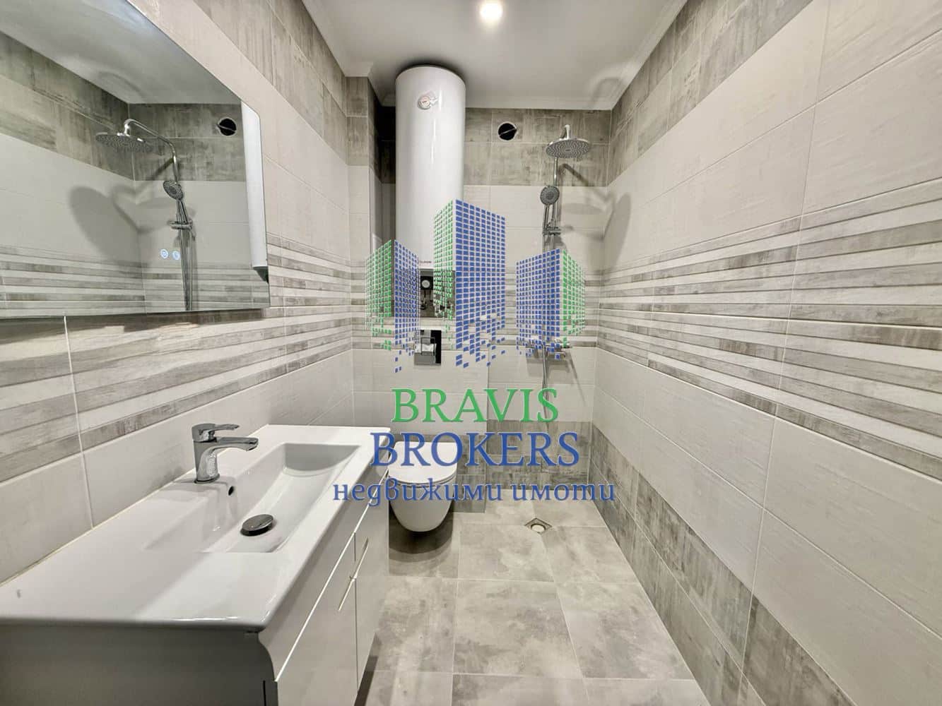 🏡 Продава се етаж от къща в централната част на кв. Виница, гр. Варна - 0