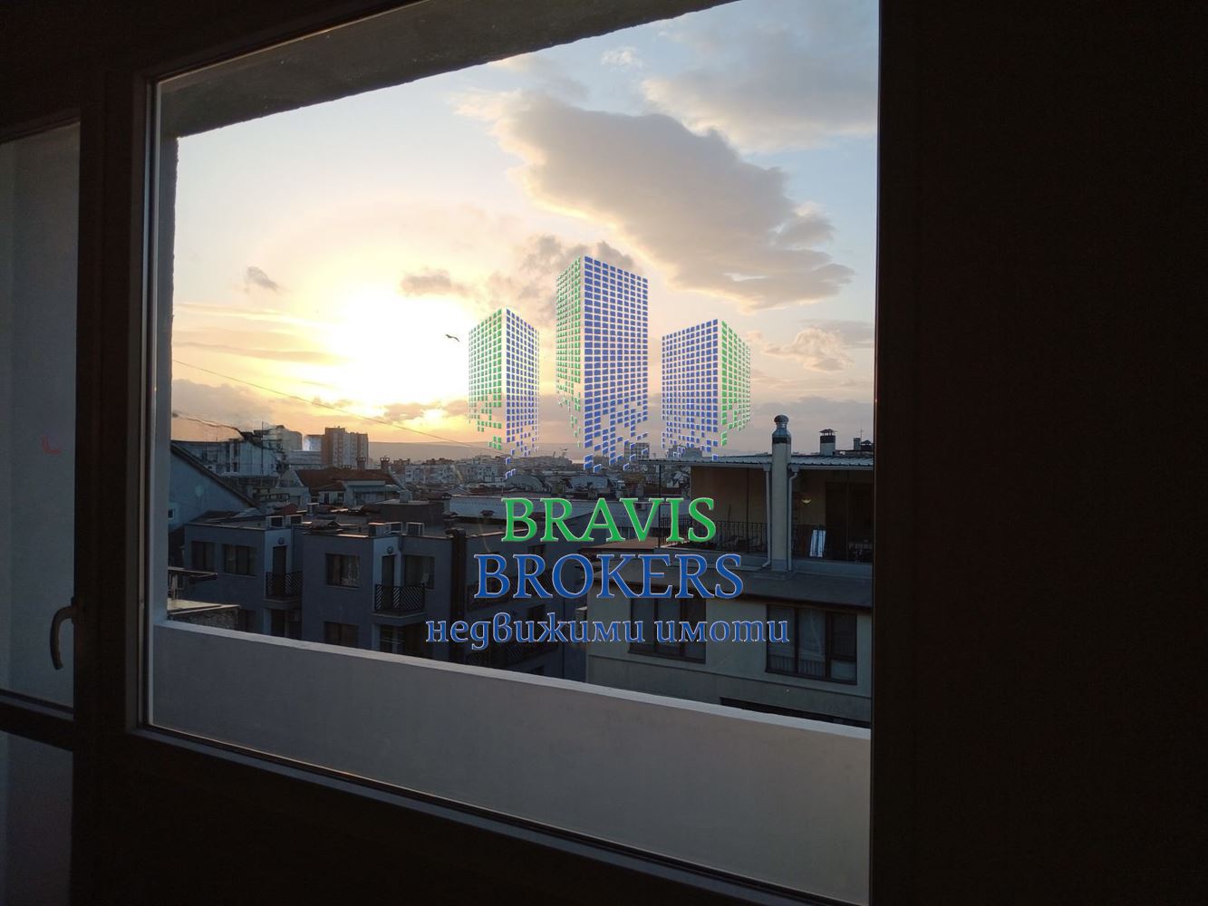 БАЗАР ЛЕВСКИ – ОБЗАВЕДЕН ТРИСТАЕН — СРЕДЕН ЕТАЖ - ТОП ЛОКАЦИЯ - 0