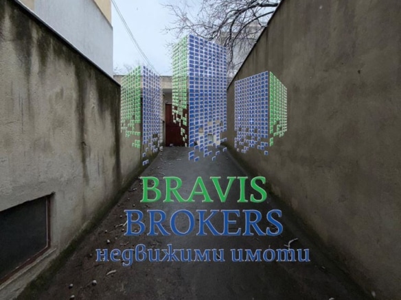 Продава се ТРИ броя гаражи в гр.Варна кв.Чайка - 0