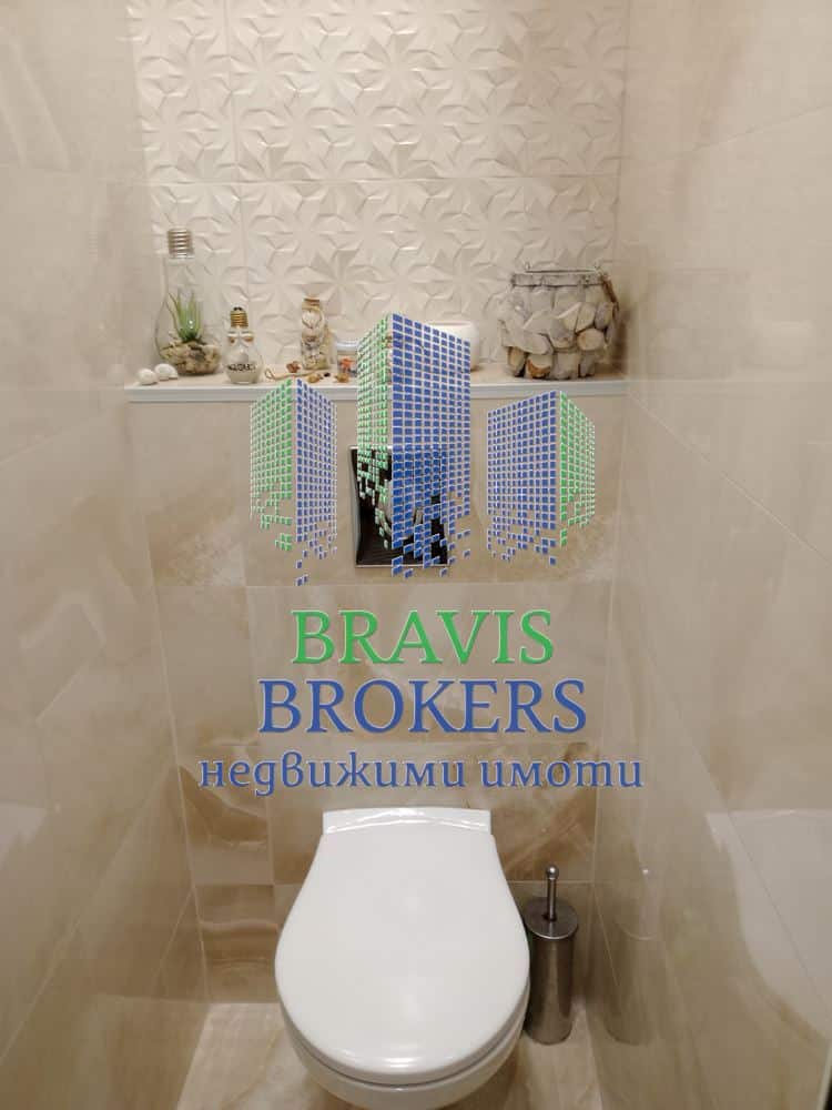 БАЗАР ЛЕВСКИ – ОБЗАВЕДЕН ТРИСТАЕН — СРЕДЕН ЕТАЖ - ТОП ЛОКАЦИЯ - 0