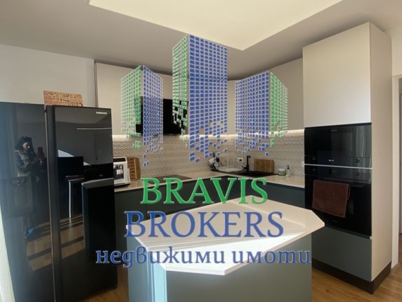 ОБЗАВЕДЕН ЧЕТИРИСТАЕН АПАРТАМЕНТ 225 КВ.М — ДНЕВНА 38 КВ.М. И ТРИ ГОЛЕМИ СПАЛНИ — ТРИ САНИТАРНИ — ПРОСТОРНА ВЕРАНДА - 0