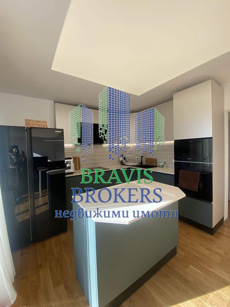 ОБЗАВЕДЕН ЧЕТИРИСТАЕН АПАРТАМЕНТ 225 КВ.М — ДНЕВНА 38 КВ.М. И ТРИ ГОЛЕМИ СПАЛНИ — ТРИ САНИТАРНИ — ПРОСТОРНА ВЕРАНДА - 0