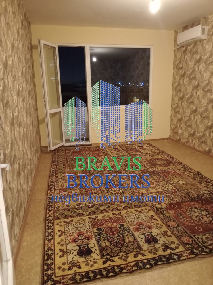 БАЗАР ЛЕВСКИ – ОБЗАВЕДЕН ТРИСТАЕН — СРЕДЕН ЕТАЖ - ТОП ЛОКАЦИЯ - 0