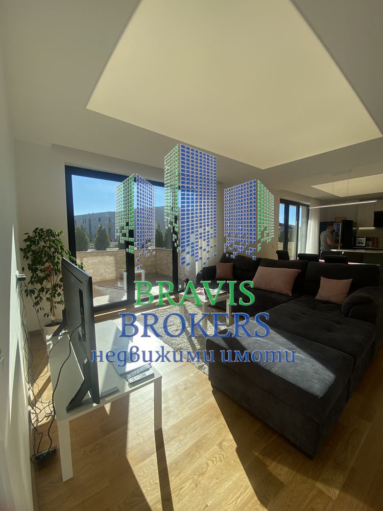 ОБЗАВЕДЕН ЧЕТИРИСТАЕН АПАРТАМЕНТ 225 КВ.М — ДНЕВНА 38 КВ.М. И ТРИ ГОЛЕМИ СПАЛНИ — ТРИ САНИТАРНИ — ПРОСТОРНА ВЕРАНДА - 0