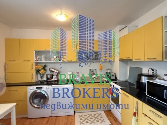 г.ВАРНА – Св. Константин и Елена– НАПЪЛНО ОБЗАВЕДЕН ТРИСТАЕН – ТЕРАСА – ТОП ЛОКАЦИЯ - 0