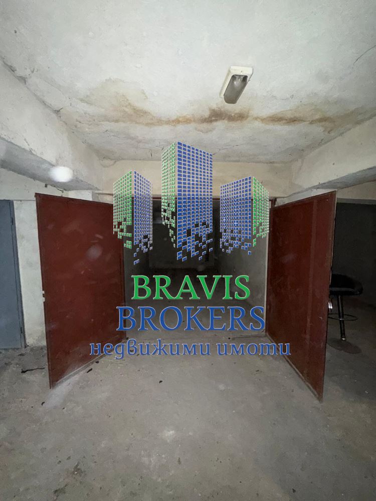 Продава се ТРИ броя гаражи в гр.Варна кв.Чайка - 0