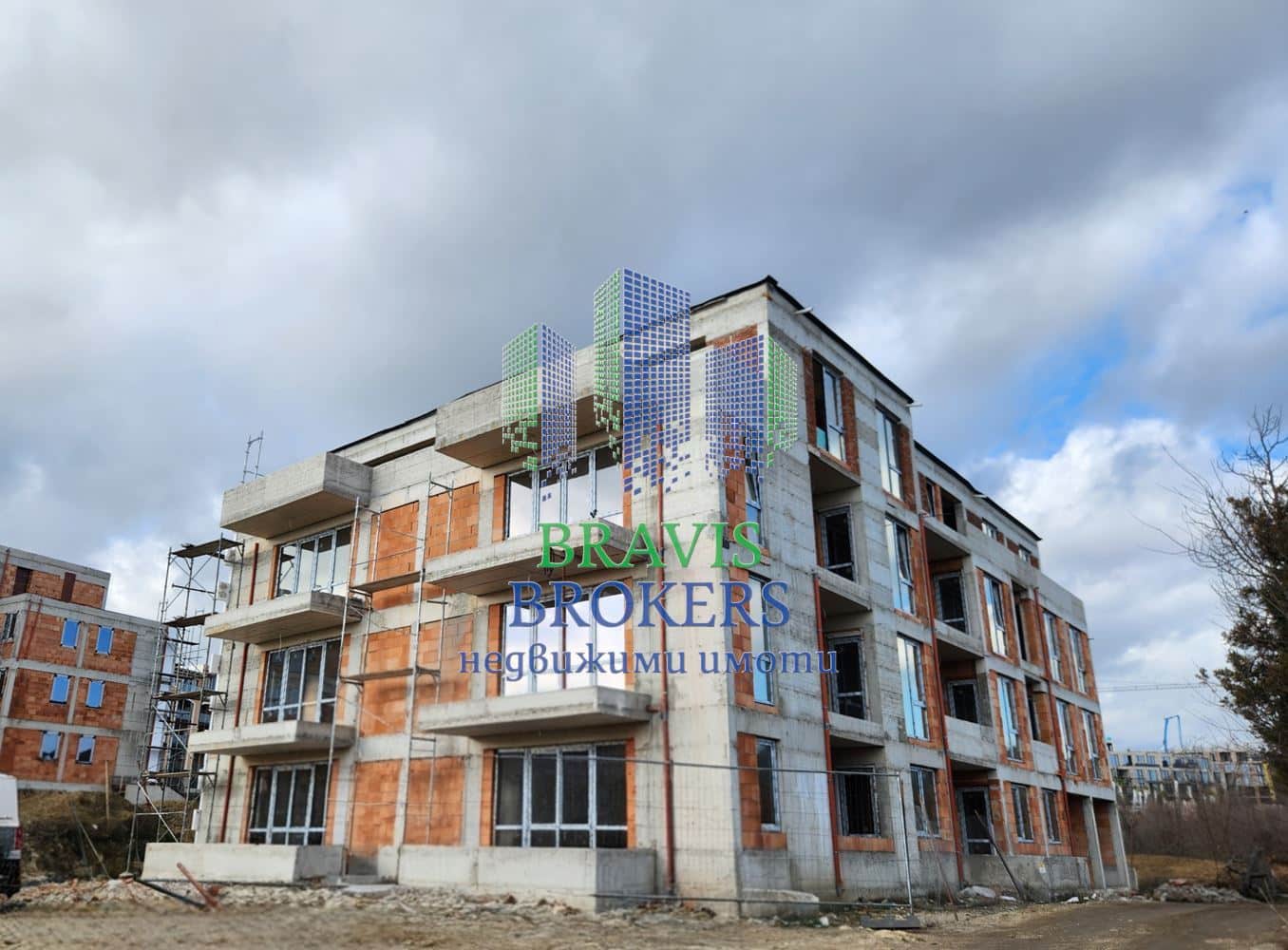 бул. СВ.СВ. КОНСТАНТИН И ЕЛЕНА - ДВЕ ПАРКОМЕСТА ВКЛЮЧЕНИ В ЦЕНАТА -- ЛУКСОЗНА СГРАДА - 0