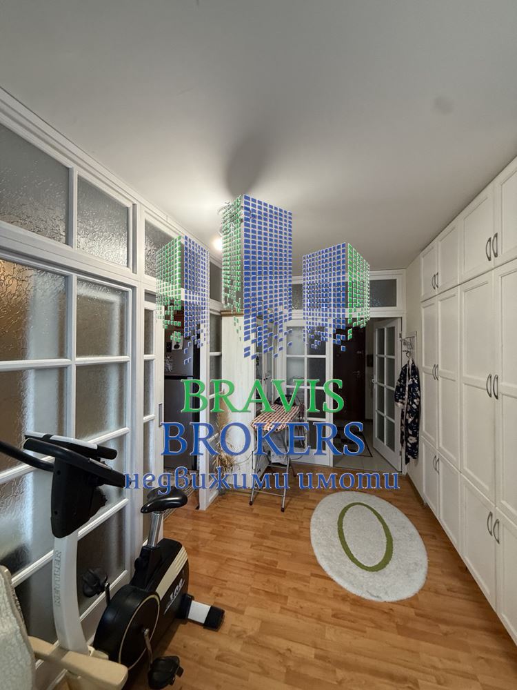 г.ВАРНА – Св. Константин и Елена– НАПЪЛНО ОБЗАВЕДЕН ТРИСТАЕН – ТЕРАСА – ТОП ЛОКАЦИЯ - 0