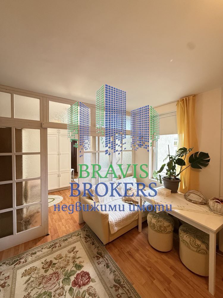 г.ВАРНА – Св. Константин и Елена– НАПЪЛНО ОБЗАВЕДЕН ТРИСТАЕН – ТЕРАСА – ТОП ЛОКАЦИЯ - 0