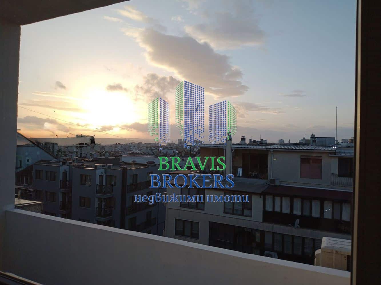 БАЗАР ЛЕВСКИ – ОБЗАВЕДЕН ТРИСТАЕН — СРЕДЕН ЕТАЖ - ТОП ЛОКАЦИЯ - 0