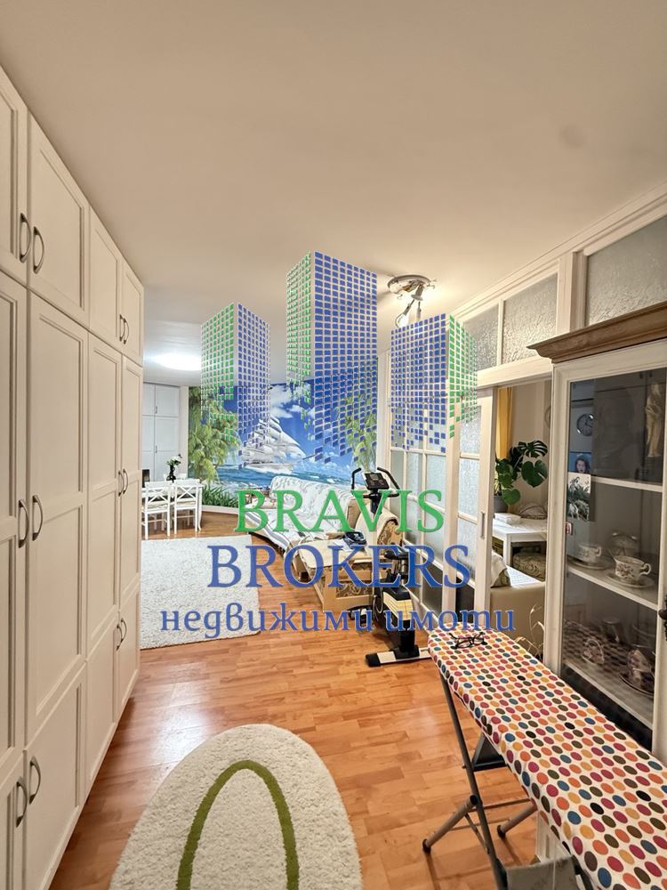 г.ВАРНА – Св. Константин и Елена– НАПЪЛНО ОБЗАВЕДЕН ТРИСТАЕН – ТЕРАСА – ТОП ЛОКАЦИЯ - 0