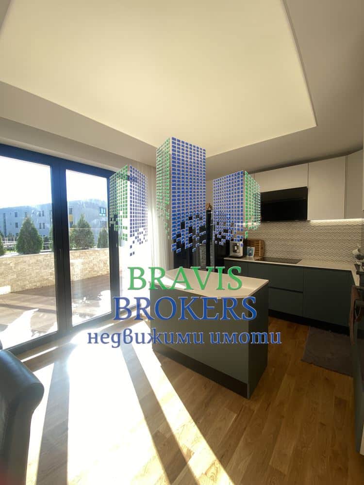 ОБЗАВЕДЕН ЧЕТИРИСТАЕН АПАРТАМЕНТ 225 КВ.М — ДНЕВНА 38 КВ.М. И ТРИ ГОЛЕМИ СПАЛНИ — ТРИ САНИТАРНИ — ПРОСТОРНА ВЕРАНДА - 0