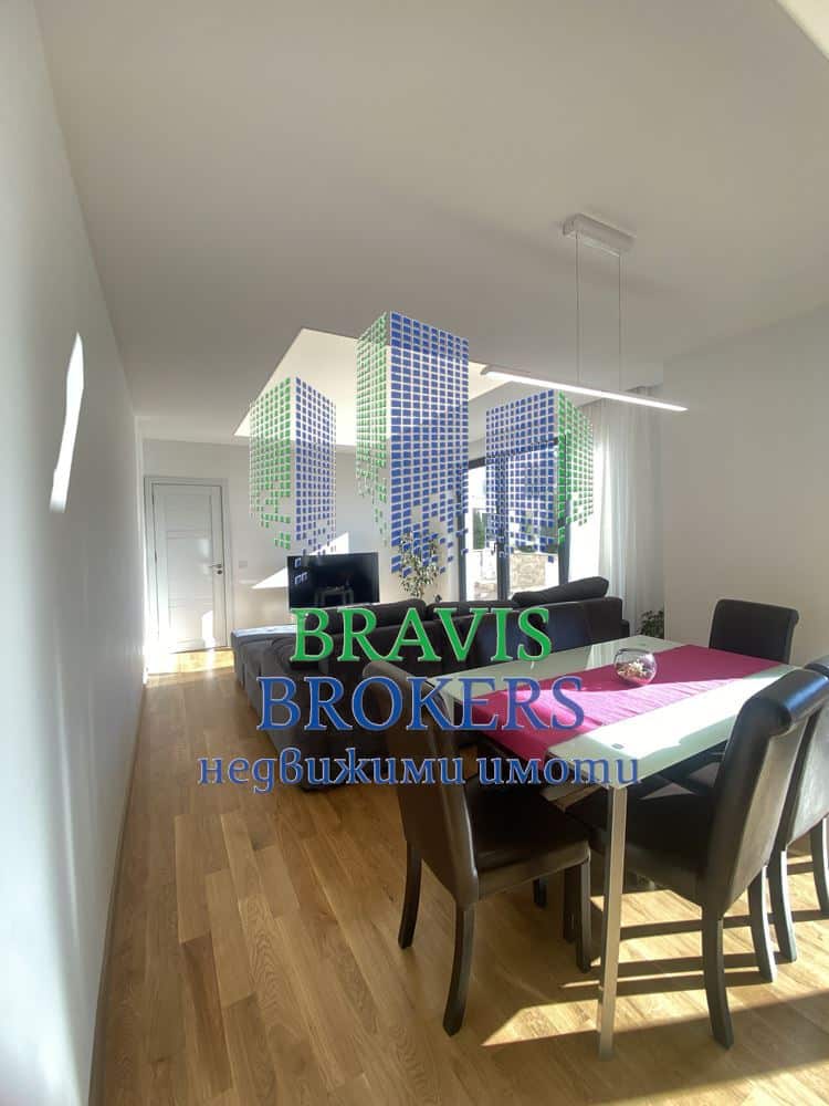 ОБЗАВЕДЕН ЧЕТИРИСТАЕН АПАРТАМЕНТ 225 КВ.М — ДНЕВНА 38 КВ.М. И ТРИ ГОЛЕМИ СПАЛНИ — ТРИ САНИТАРНИ — ПРОСТОРНА ВЕРАНДА - 0