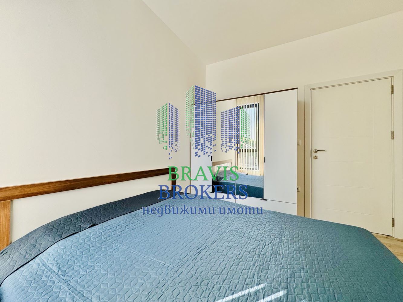 кв. Бриз, Варна - Под наем двустаен обзаведен апартамент - Собствен двор – 60 кв.м - 0