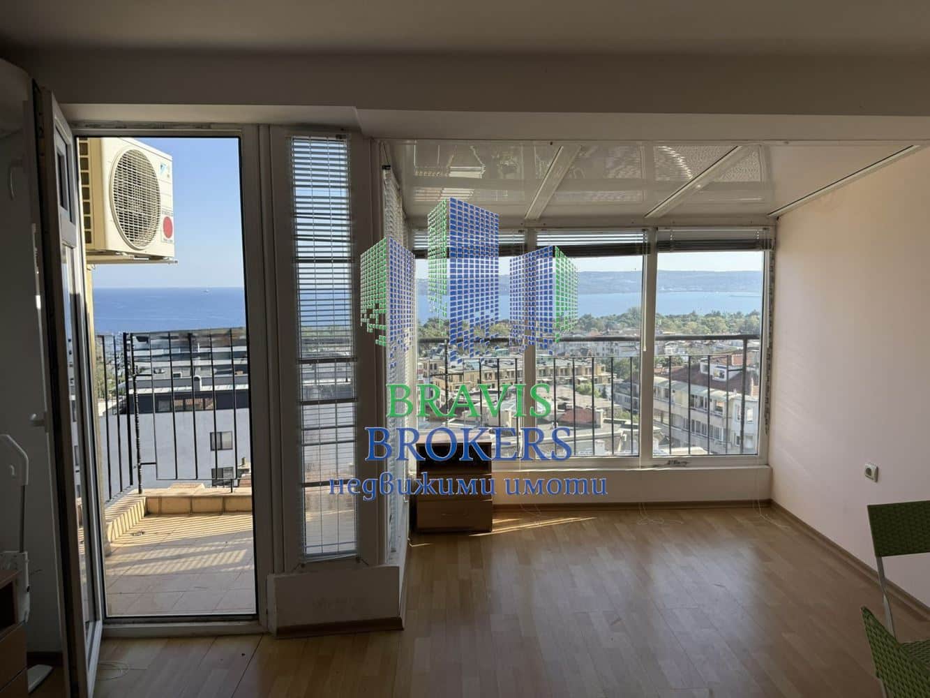 ВАРНА БРИЗ - ТУХЛА СГРАДА – ОБЗАВЕДЕН ДВУСТАЕН АПАРТАМЕНТ – МОРСКА ПАНОРАМА - ТОП ЦЕНА - 106900 - 0