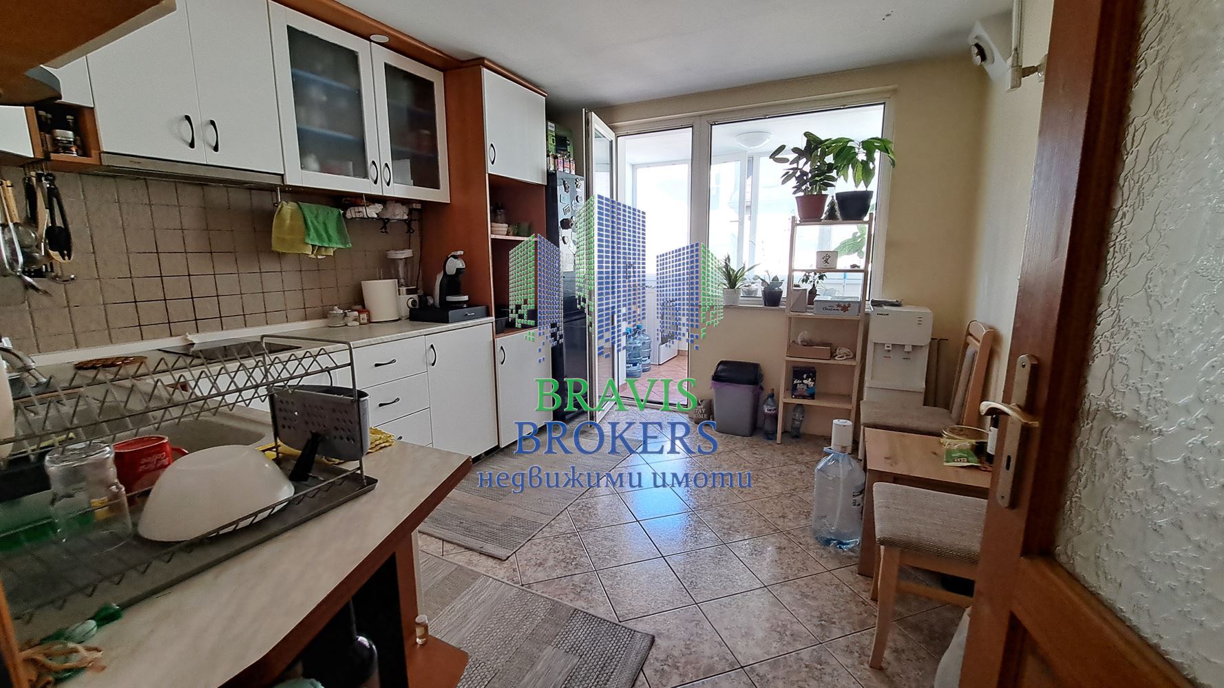 Четиристаен обзаведен апартамент - Колхозен пазар - 0