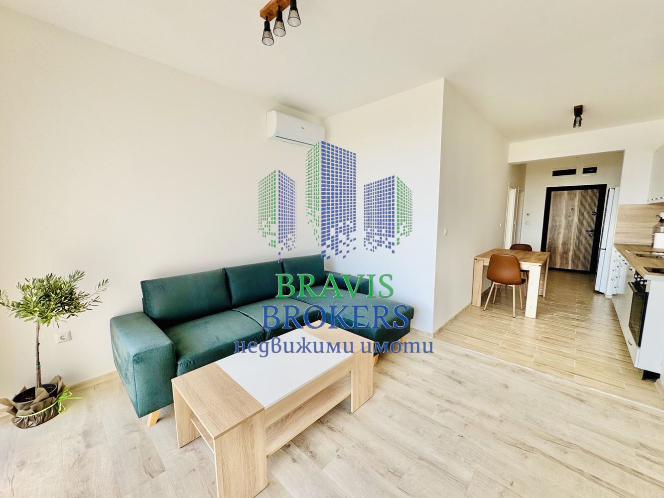 кв. Бриз, Варна - Под наем двустаен обзаведен апартамент - Собствен двор – 60 кв.м - 0