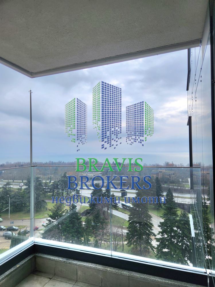 СГРАДА ЗНАМЕНАТА – ЛУКСОЗНО ОБЗАВЕДЕН ТРИСТАЕН АПАРТАМЕНТ ДО МОРСКАТА ГРАДИНА - НЕСКРИВАЕМА ПАНОРАМА КЪМ МОРЕТО - 0