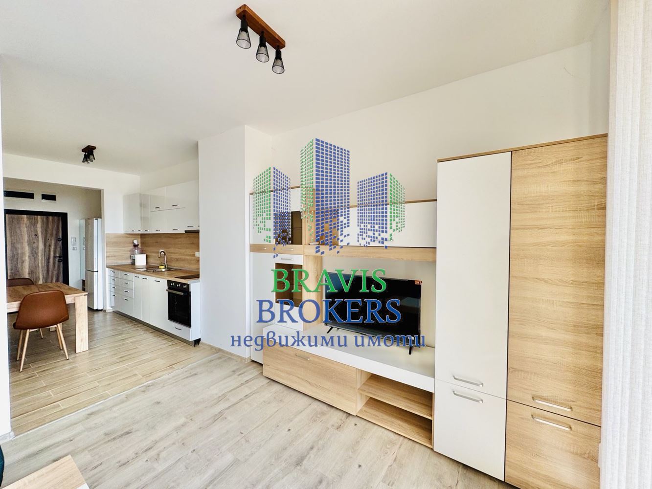 кв. Бриз, Варна - Под наем двустаен обзаведен апартамент - Собствен двор – 60 кв.м - 0