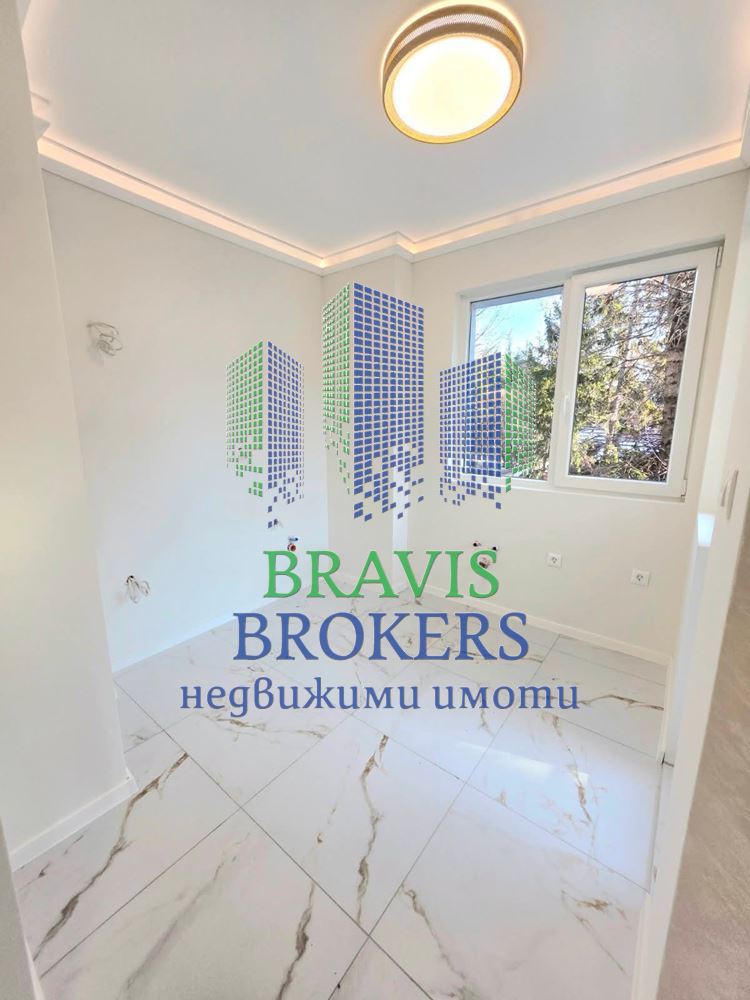 Тристаен апартамент, завършен до ключ, в кв. Бриз – до бул. Васил Левски и горска зона - 0