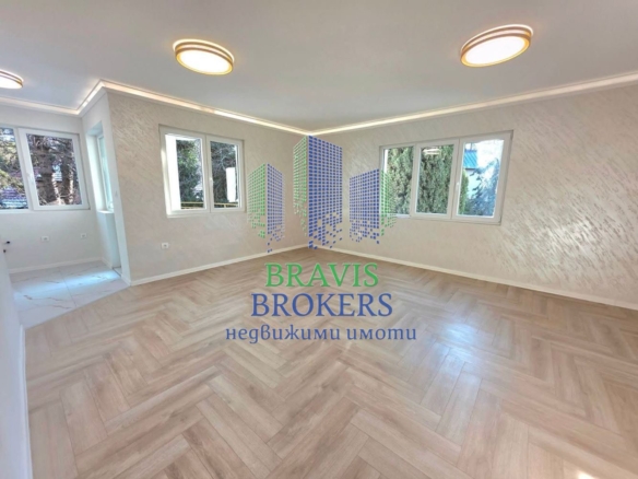 Тристаен апартамент, завършен до ключ, в кв. Бриз – до бул. Васил Левски и горска зона - 0