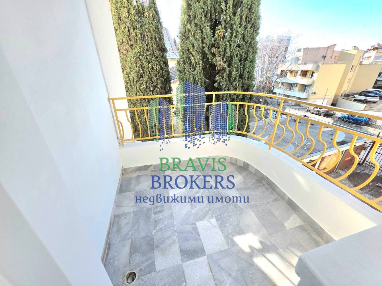 Тристаен апартамент, завършен до ключ, в кв. Бриз – до бул. Васил Левски и горска зона - 0