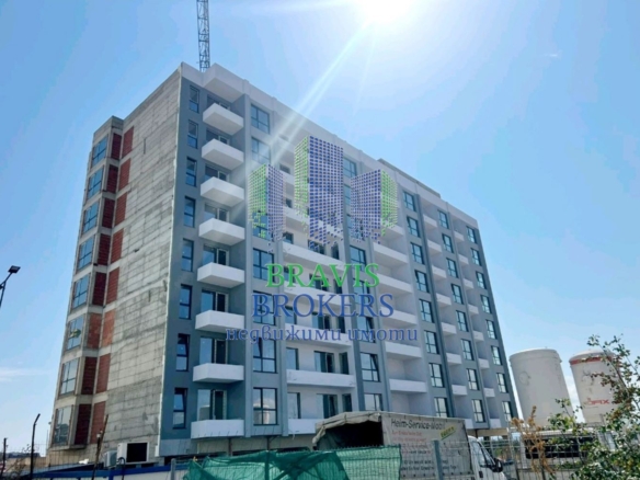 Двустаен - Среден етаж - Готова сграда - 0