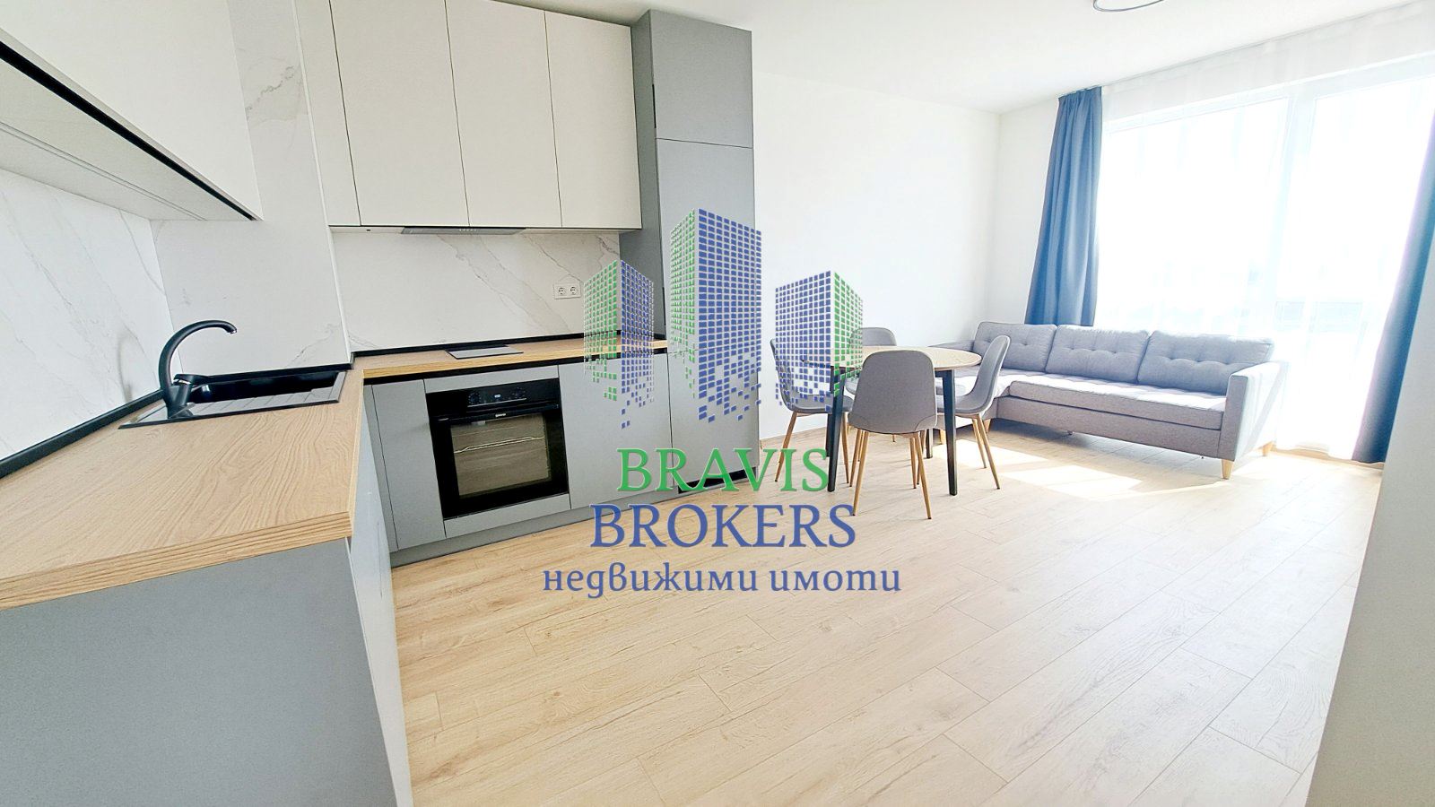 Напълно обзаведен двустаен апартамент - Паркомясто в цената - Запад - 0